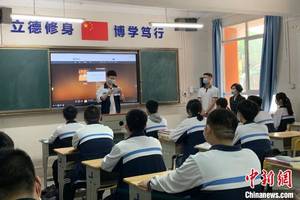 武汉高三复课第一天：学校重视学生心理减压 