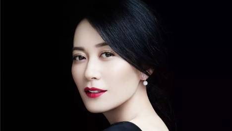 美人在骨不在皮 46岁俞飞鸿活成了娱乐圈神一般的存在！
