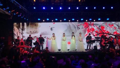 这个女团没参加创造101，却被邀请去故宫表演，什么来路？