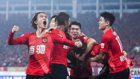 “全华班”来了！外教外援滞留国外，中超新赛季换个方式开赛?