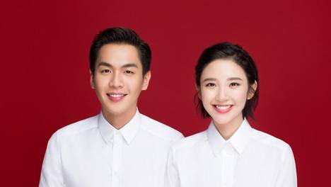 唐艺昕产女，网友一边倒评论：眼睛要像妈妈，不要像爸爸