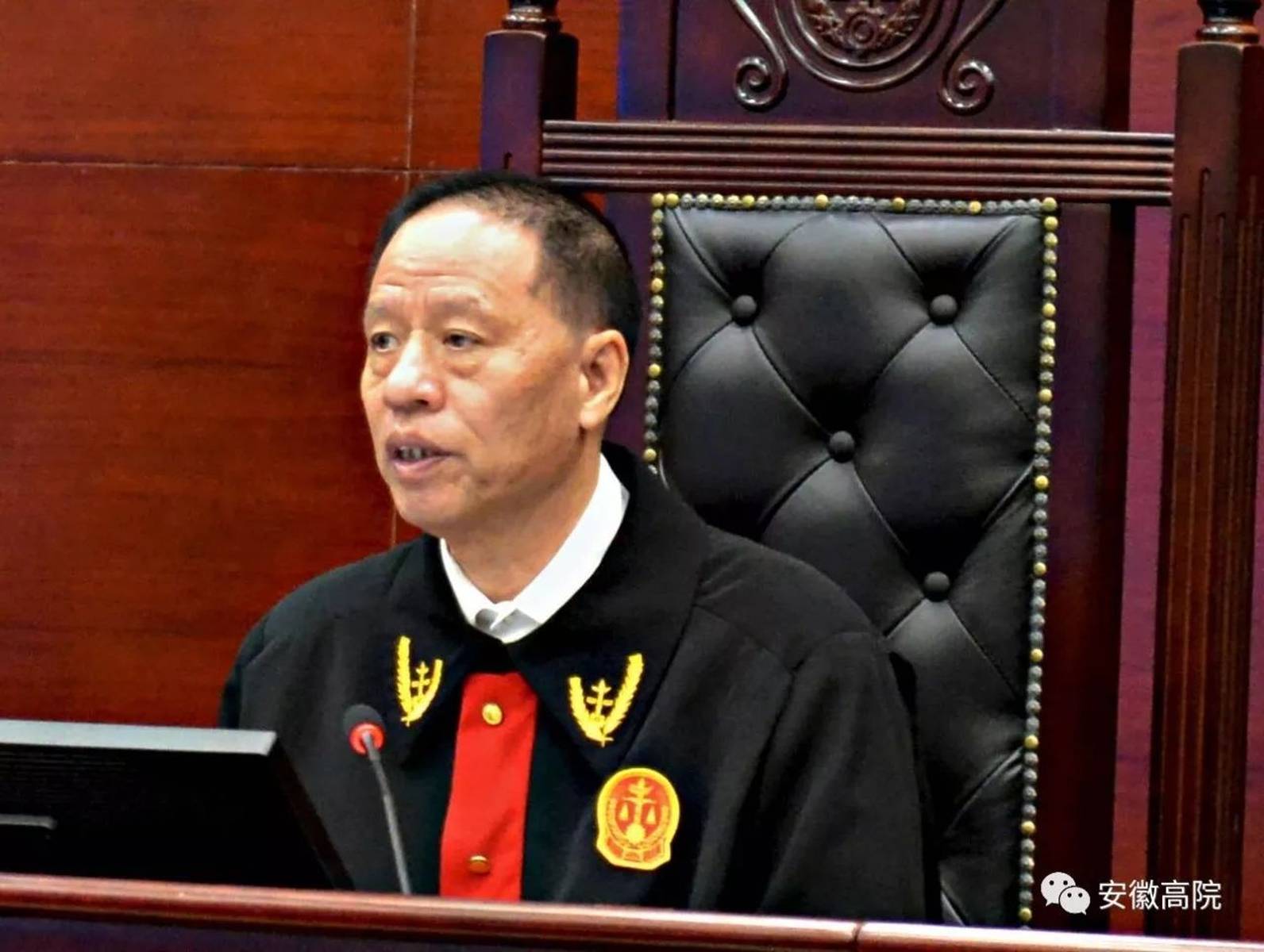 安徽高院院长张坚大法官开庭审案随机分案引入专家辅助人充分保障辩护