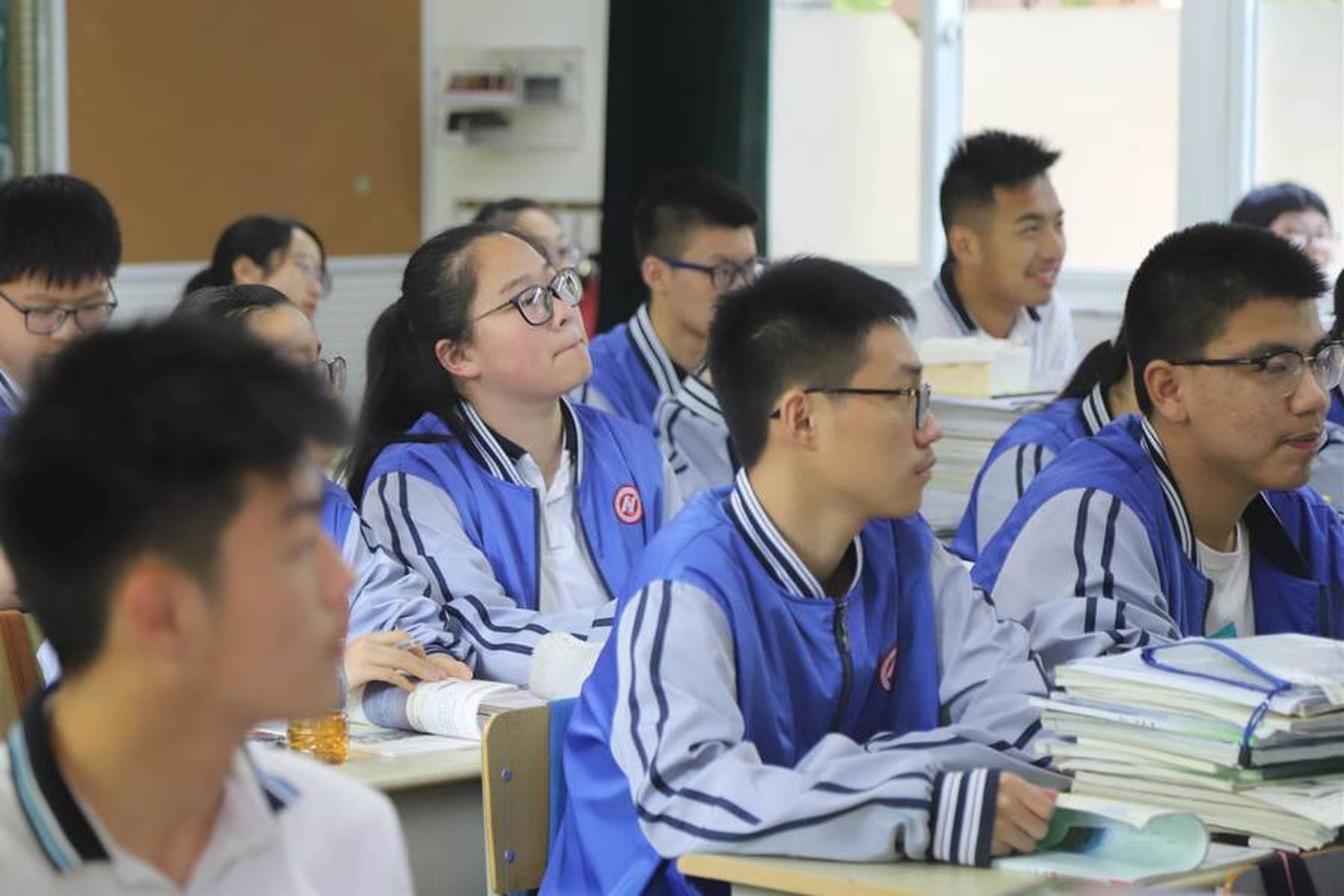 杭州这所中学教室里装上了“天眼”