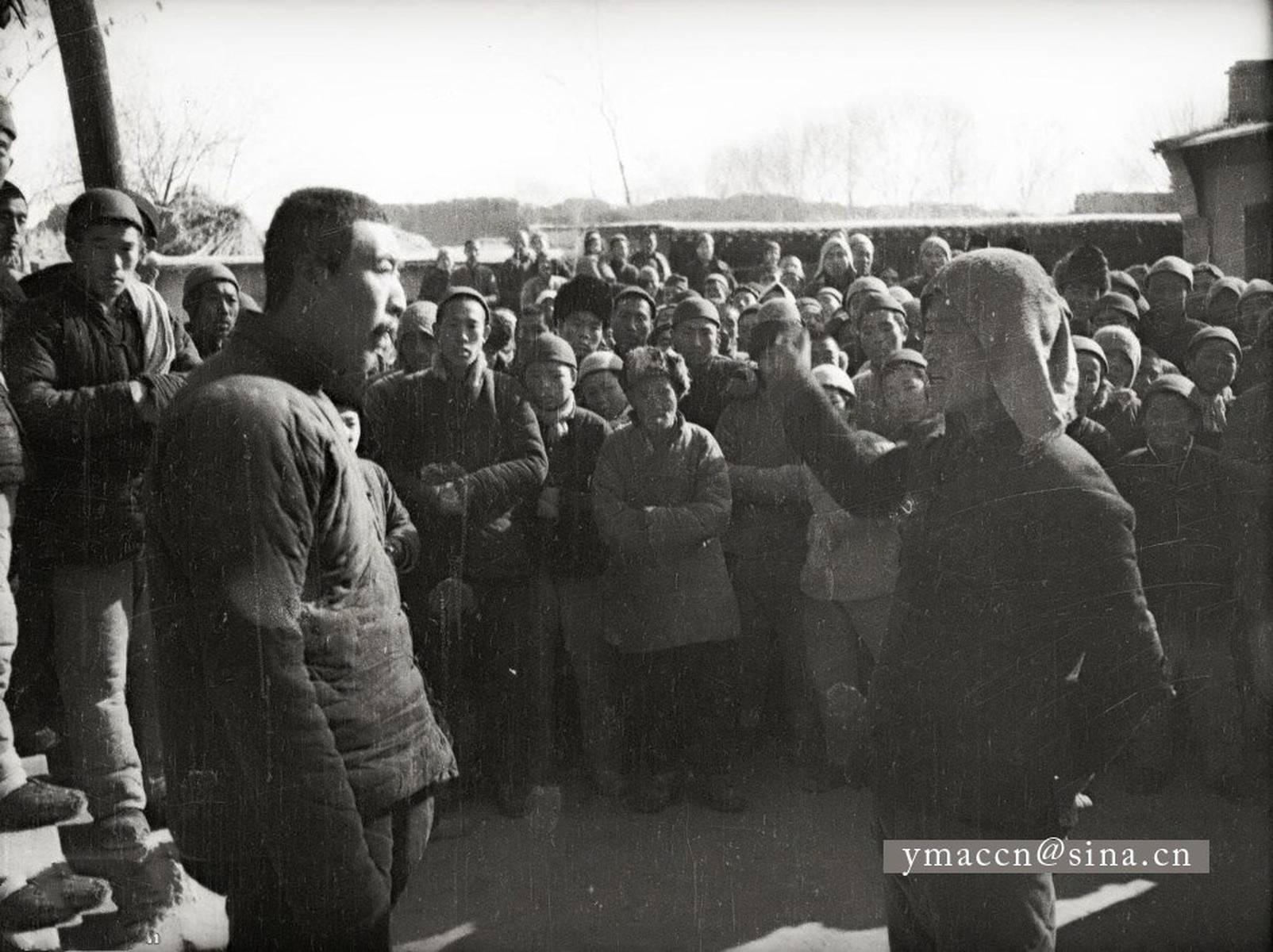 1947年,西柏坡全国土地会议后,河北农民率先斗地主,闹土改