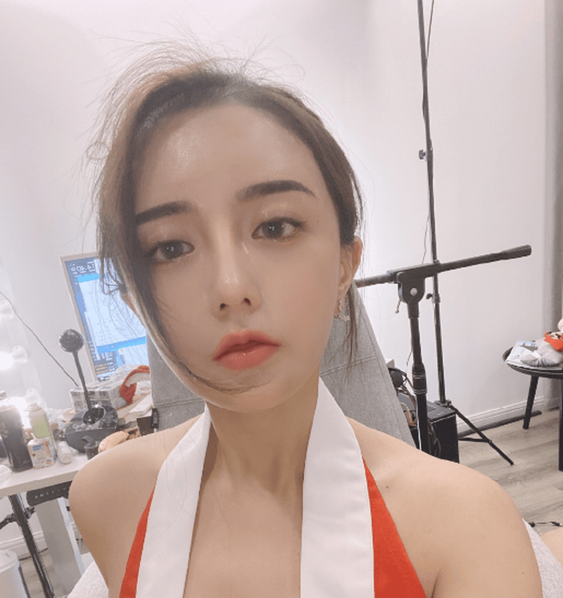 虎牙古阿扎黑料曝光后，又一女主播出事，为土豪粉丝定制视频！-图库-手机搜狐