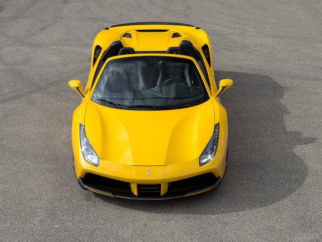 虽然是辆注重性能的超级跑车,同样也是辆性能的艺术品法拉利家族式