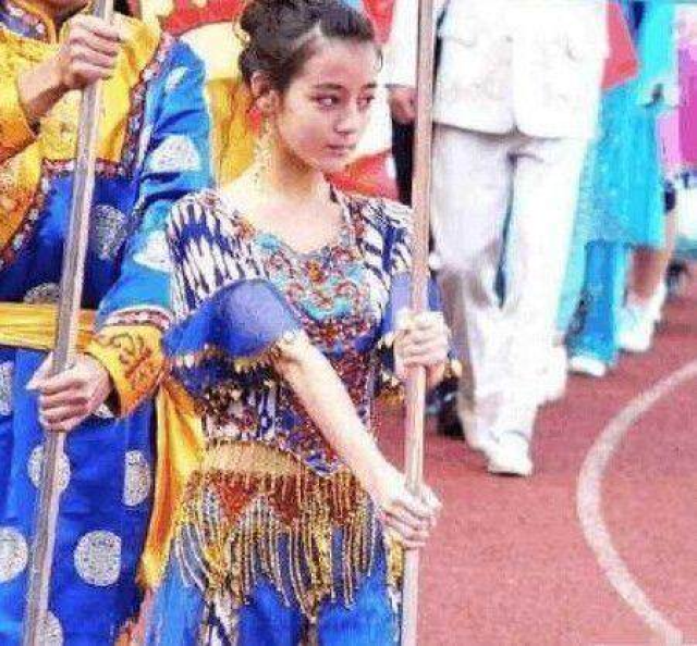 迪丽热巴嫌弃自己鼻子太高挺 网友:千万别整容