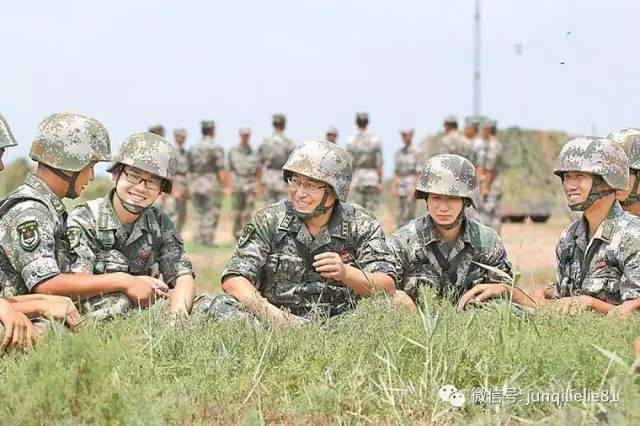 消防员灭火时妻子现场遇难!请给基层官兵更多