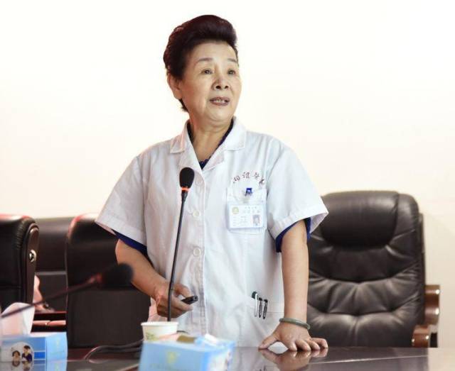 (▲图为中南大学湘雅医院谢秀梅教授为现场人员做专项培训) 启动仪式