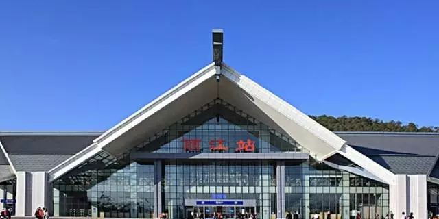 丽江交通攻略 | 走进古城、玉龙雪山 体验慢