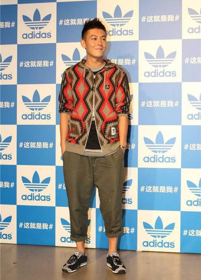 没有陈冠希三叶草不会这么火他成就了三叶草