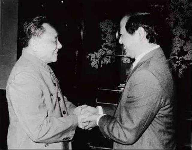 杨振宁与李政道,互怼60年,周恩来邓小平也劝不