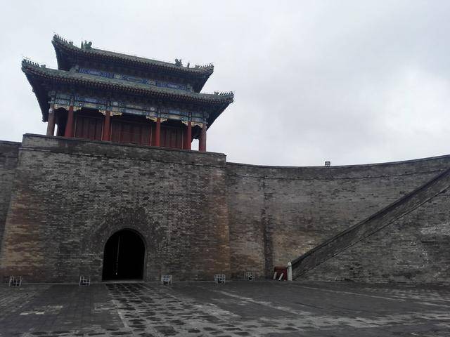 自驾团城演武场发现古代打架也爱薅头发揪辫子