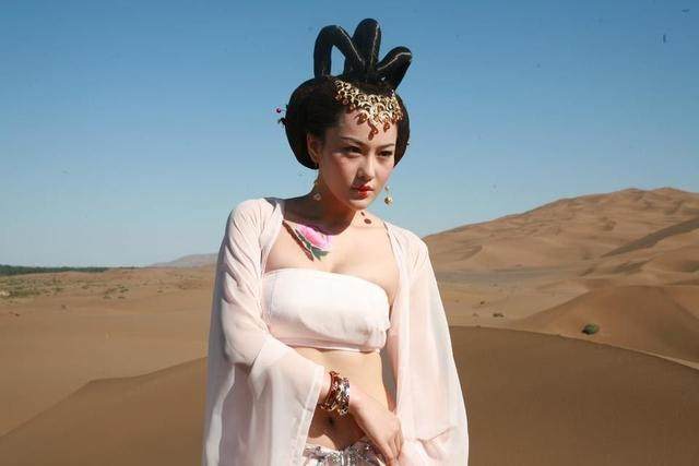 达康书记看到性感女神张馨予强搂,说搂着好舒服!