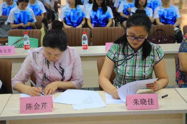 保定蓮池區雙創基地與中華女子學院女性學系實習實踐基地簽約掛牌儀式