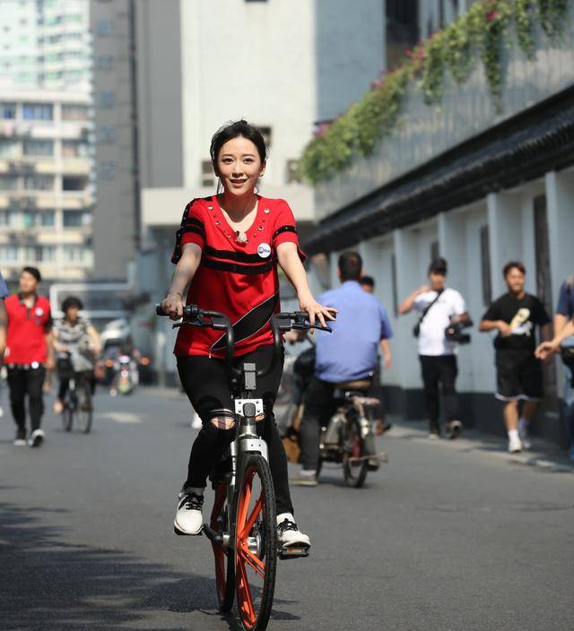 一言不合秀英文:胡歌用英文应聘,罗希邀请