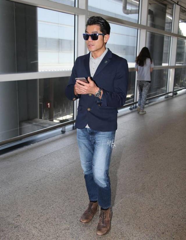 男破洞牛仔裤不知道怎么搭?看刘德华天王如何演绎