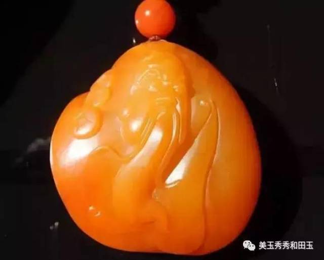 和田玉中的“小黄人”鸡油黄