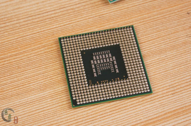 因为价格问题,我选了最便宜的t8100,频率是2.