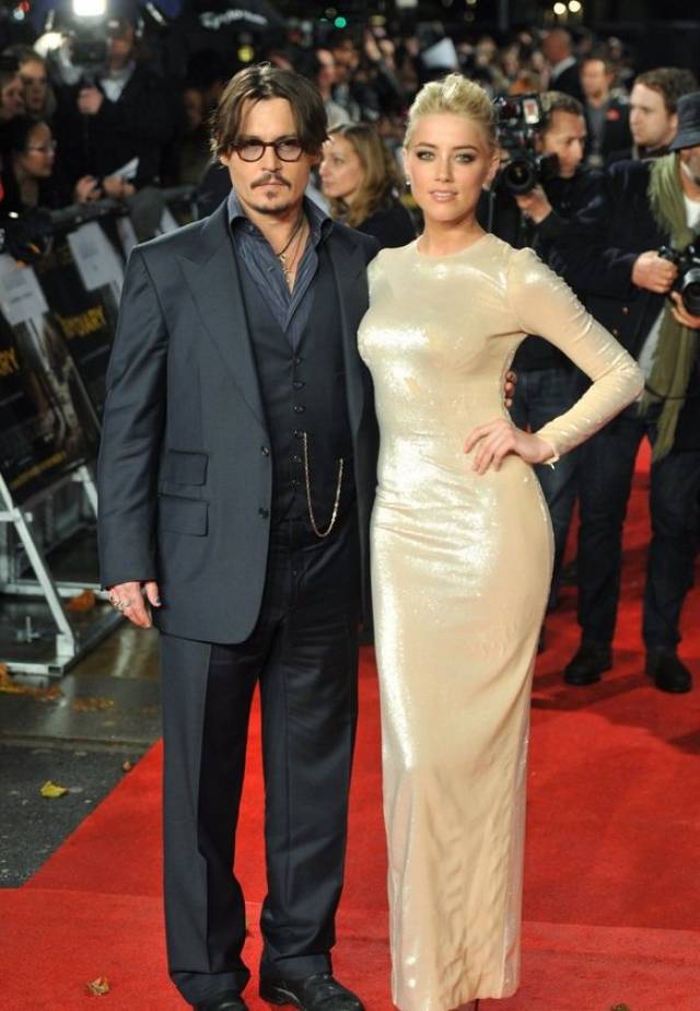 用马和钻戒定情!强尼戴普套牢女友安柏赫德