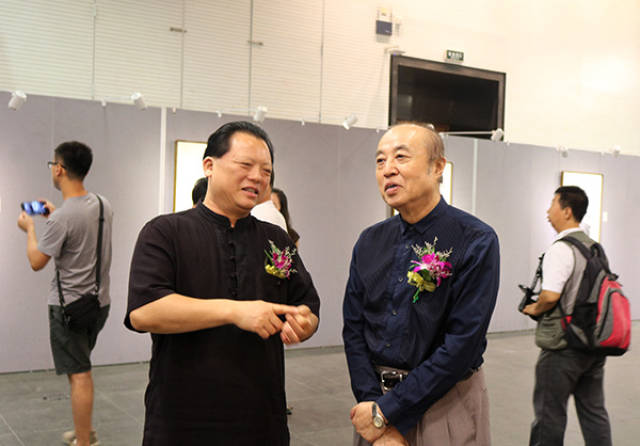 洪潮师生作品展开幕