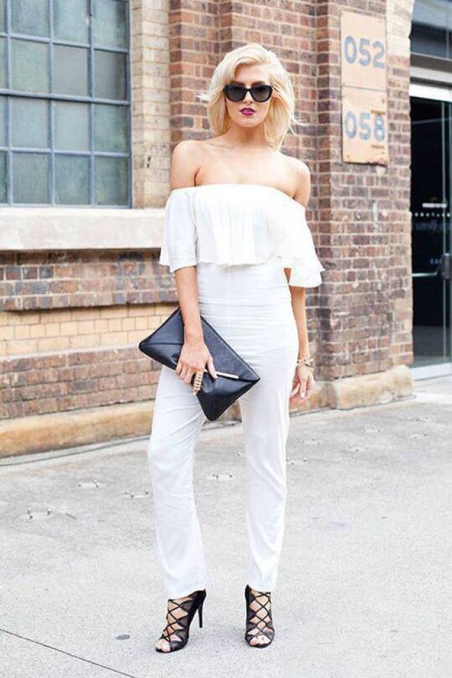 甩不掉的拜拜袖,让美美的一字领来收服它!