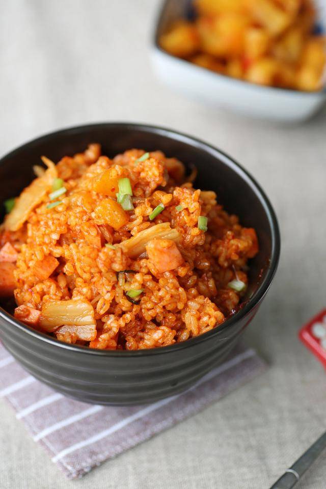 韩剧带来的美食诱惑——泡菜炒饭