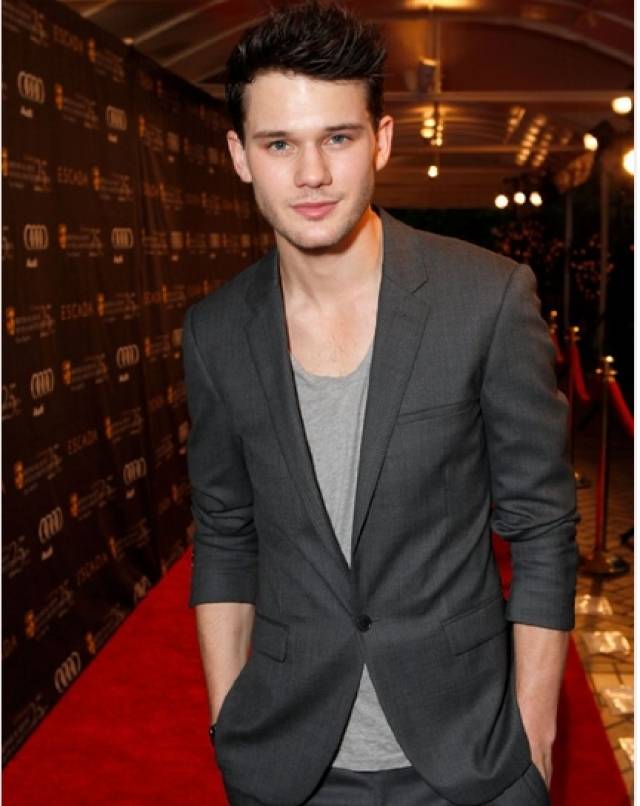 新生代英国性感小帅哥jeremy irvine