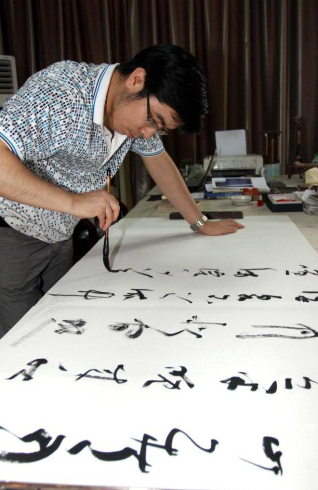 26岁获中国书法兰亭奖状元,80后陈花容书法欣赏_手机搜狐网