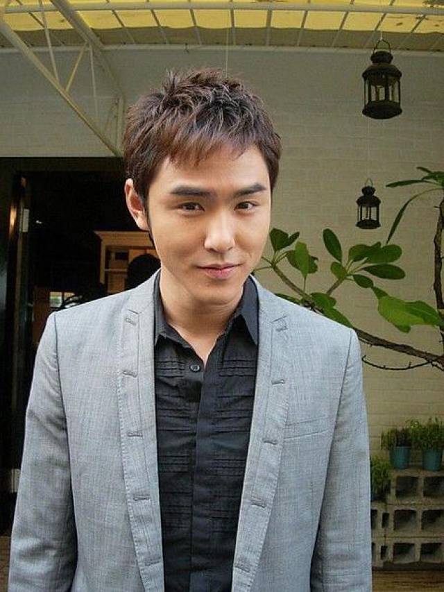 八位82年男明星,胡歌王凯彭于晏,最后一位星二代