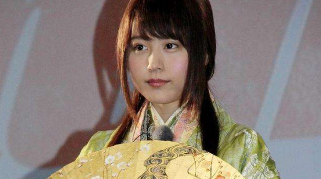 ▼这个日本公主头的还有其他名称,那就是姬发式,在日本平安时代的