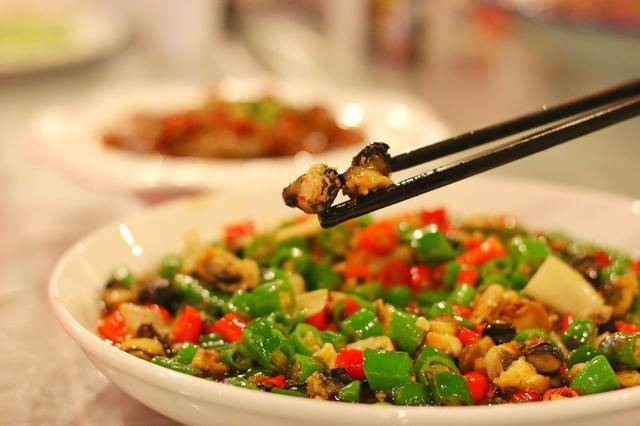 盐帮火爆脆螺 不用手剥的螺丝肉,下酒首选好菜,配上韭黄,好吃不得了.