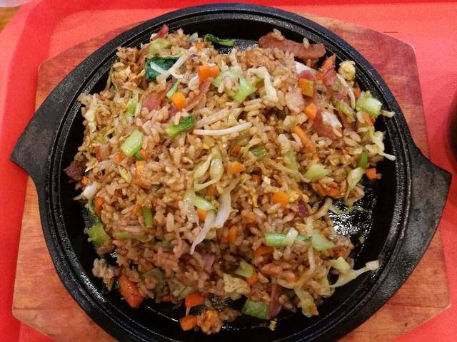 铁板培根饭 炒翻天小铁板测评 看起来不错吃起来却