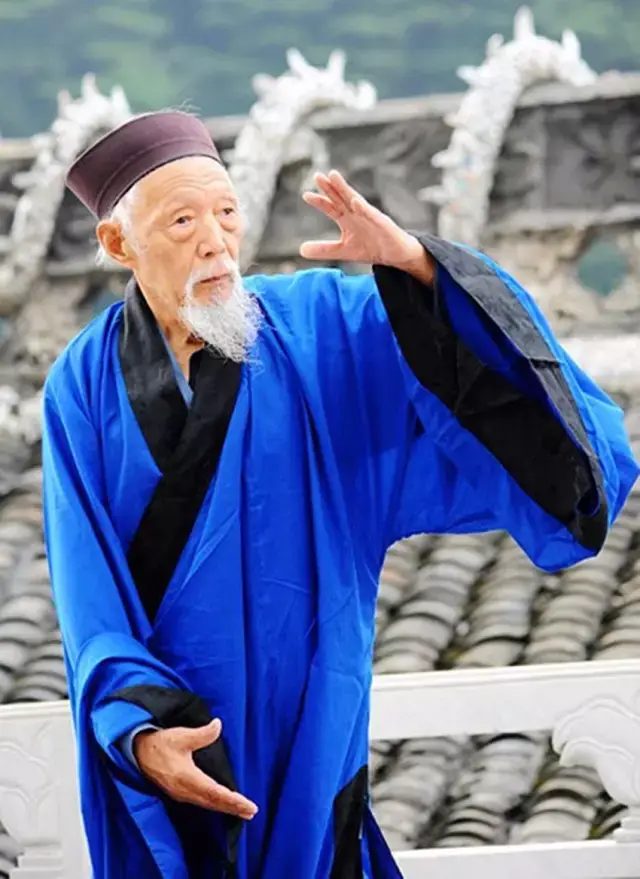 道家秘传延年九转法,强壮内气的"仙人揉腹功"