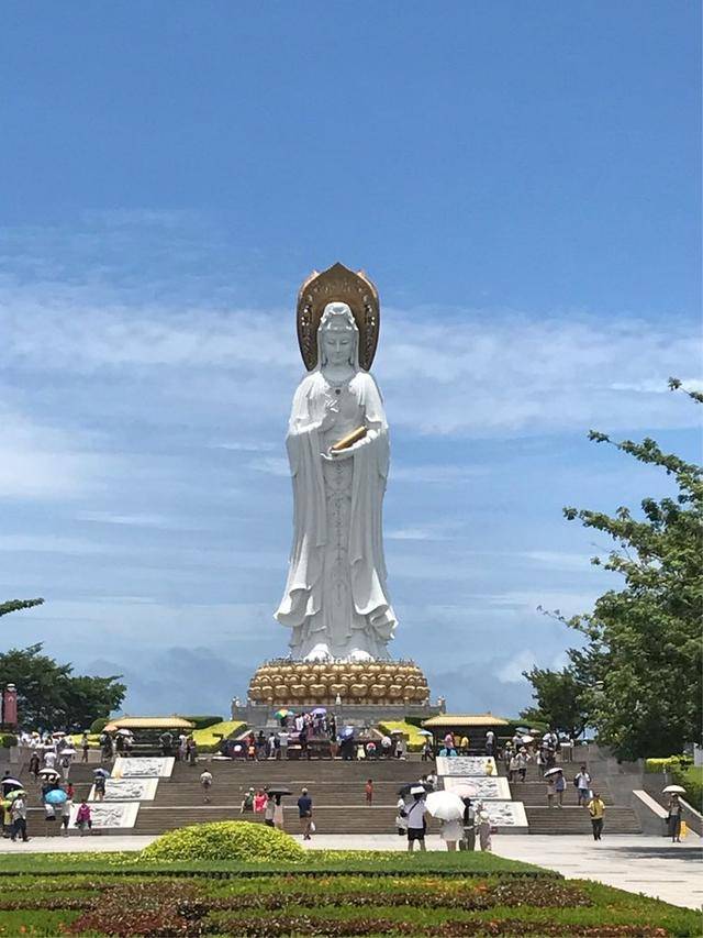 南海觀世音菩薩 護佑平安健康,萬事如意呈祥!