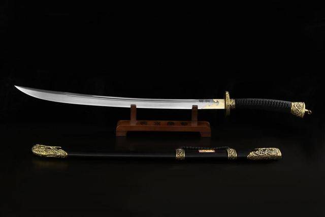 髹绿漆,是最常见的清刀式样;朴刀又称大刀或砍刀,民间亦常见到,斩马刀