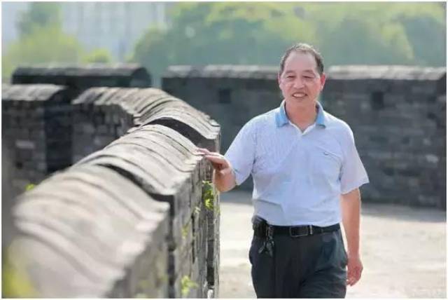 何称江南八达岭 不若塞外临海城 从事古建修复近40年,黄大树也记不清