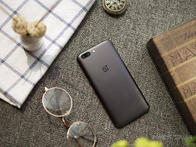 冷峻高颜值！OnePlus 5月岩灰配色美图赏_手机搜狐网