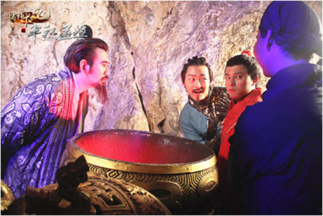 《诸神下凡三半熟孟婆》8月15日破地而出