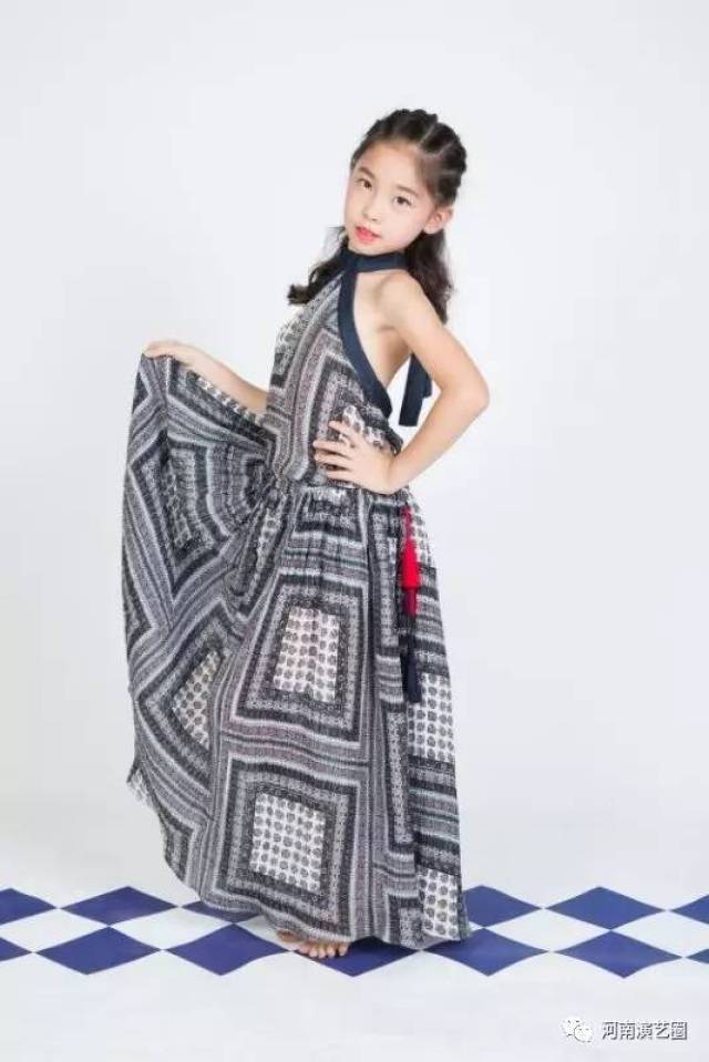 王嘉美 亭亭玉立,甜美可人,一个天使般的精灵