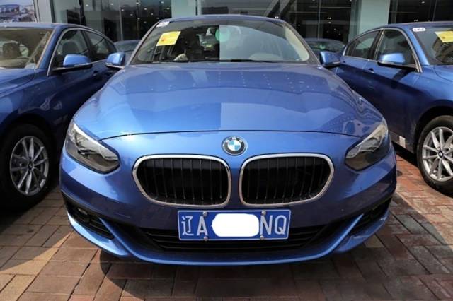 网友要融资键共享电话亭,扫码就能用!