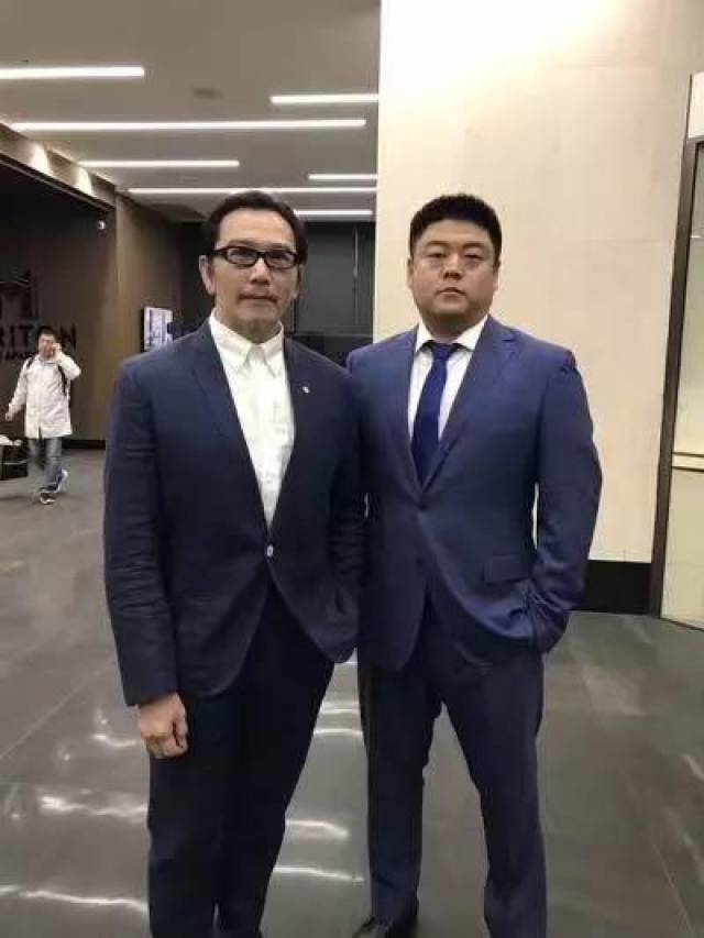 温兆伦(左)与黄永航(右)合照