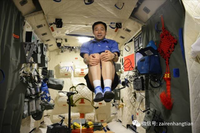 写真| 其乐融融——太空的生活如此多姿多彩!(航天员在轨摄影作品展)