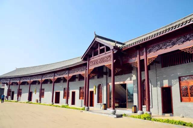 运动休闲中心,餐饮服务中心,儿童游乐中心,农耕博物馆,是目前会泽县