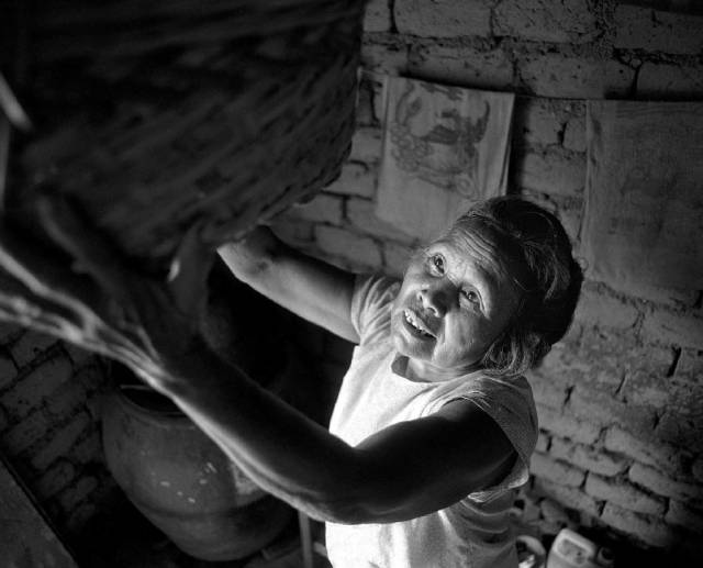 坚持12年他用镜头纪录慰安妇的生活,南京利济