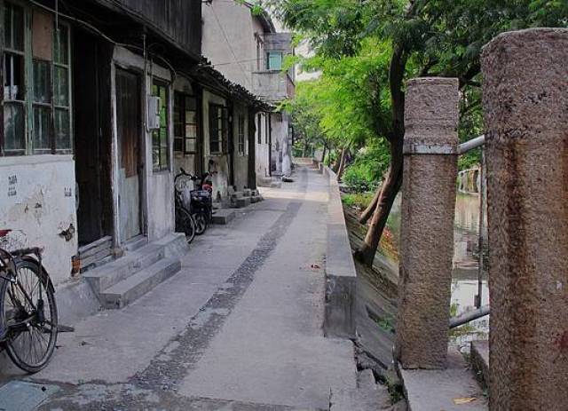 如今泰日已经划进金汇镇. 近两年,老街部分房屋也进行翻新过了.