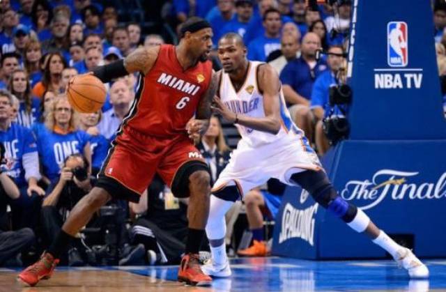 詹姆斯和杜兰特谁更强? 职业生涯数据和荣誉终