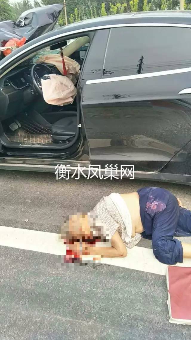 【深州資訊】衡水突發重大車禍!老人被撞飛,現場血跡斑斑,一片狼藉!