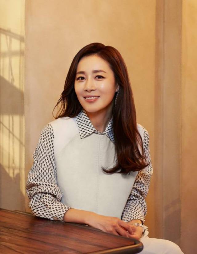 文晶熙加盟电影《暗数杀人》 与金允锡朱智勋