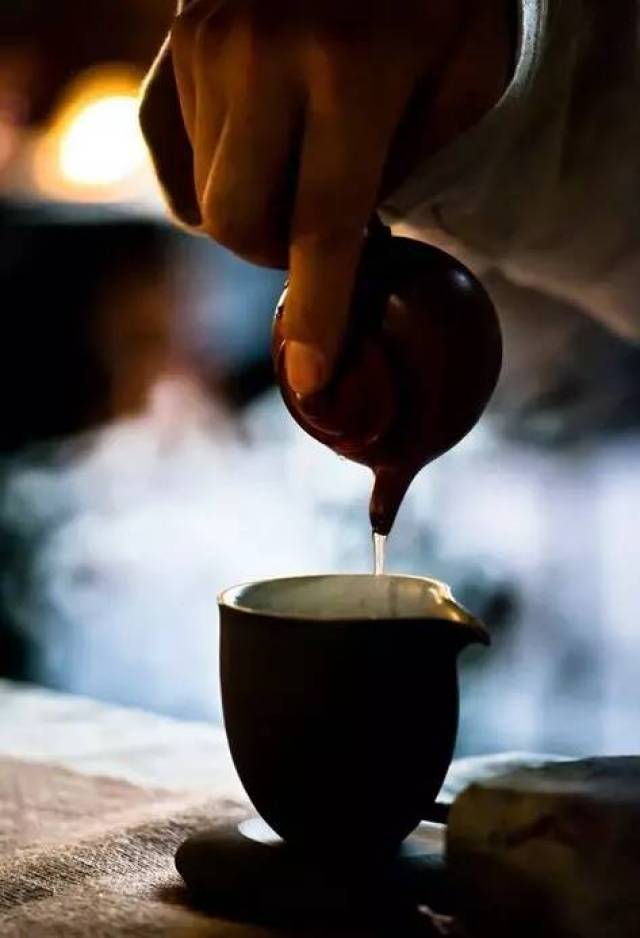 停下来,饮一杯茶,喝出人生与幸福,喝出感悟和欢乐.